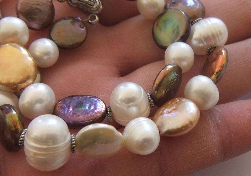 AN EXQUISITE NECKLACE MADE OF GENUINE FRESHWATER BAROQUE AND OTHER PEARLS WITH SIGNORETTI CLASP !!