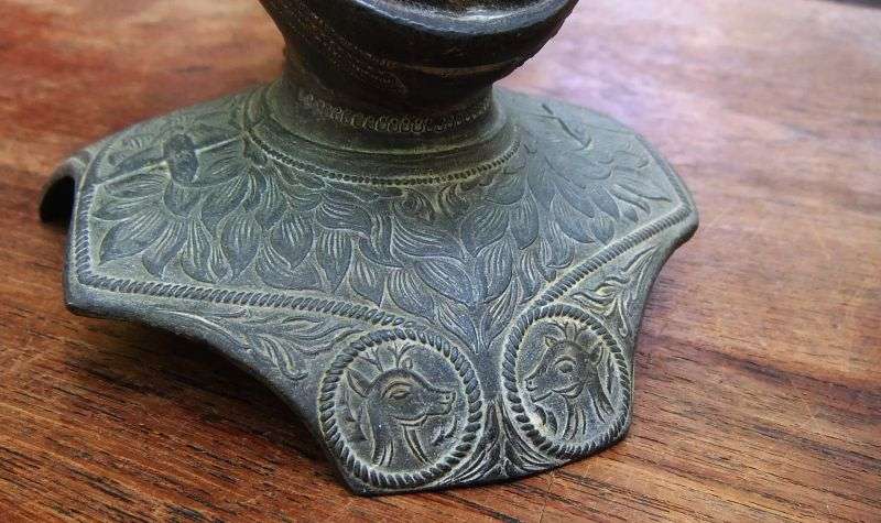 AN ABSOLUTELY AWESOME RARE OLD SOLID METAL KNIGHTS HEAD INKWELL !! WHAT A FACE !! WOW !! WOW !!