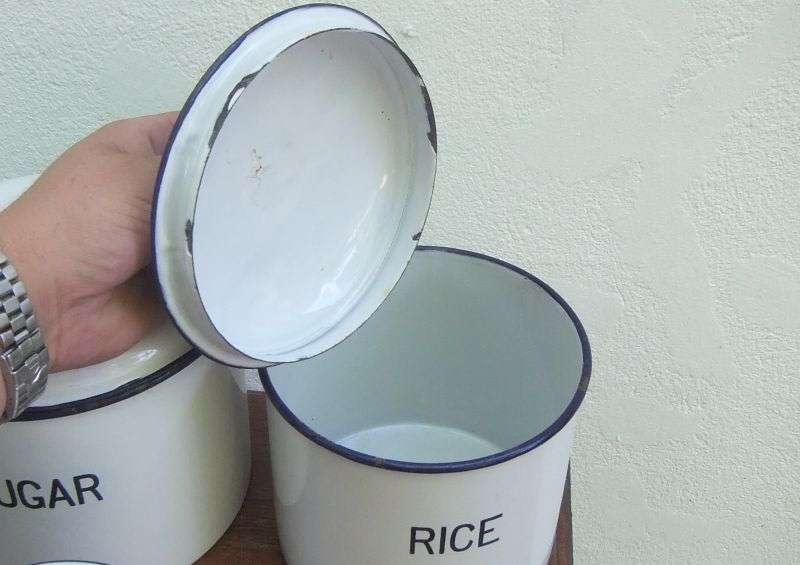 COOL !!! A SET OF 5 VINTAGE ENAMEL STORAGE CONTAINERS FOR RICE , FLOUR , SUGAR , COFFEE AND TEA