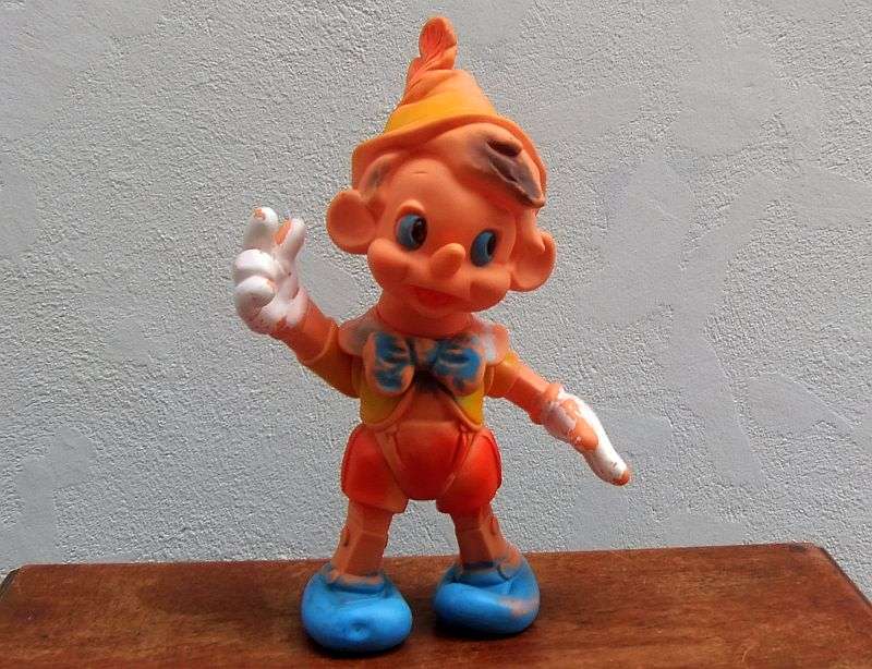 A SUPER RARE VINTAGE ORIGINAL RUBBER PINNOCHIO FIGURE ... FROM AROUND THE 1950`S OR 60`S ...WOW !!