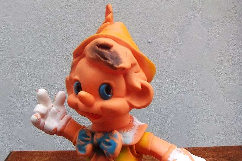 A SUPER RARE VINTAGE ORIGINAL RUBBER PINNOCHIO FIGURE ... FROM AROUND THE 1950`S OR 60`S ...WOW !!