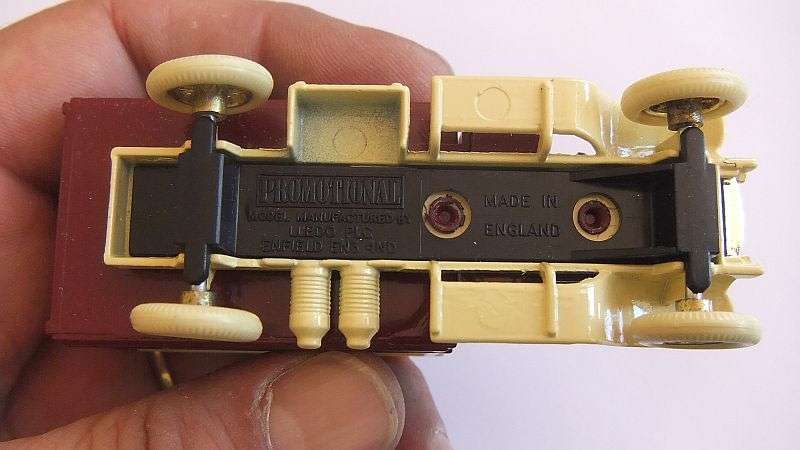 SALE !! LOW LOW R50 START - FREE COMBINING - LLEDO DIE CAST METAL MODEL - PETER UNDERWOOD