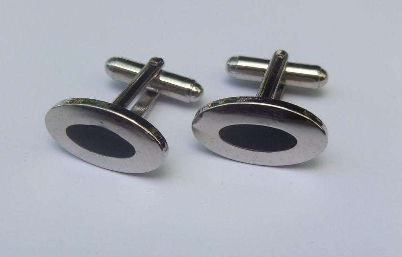 SALE !! LOW LOW R50 START - FREE COMBINING - VINTAGE CUFFLINKS - ONYX LOOK