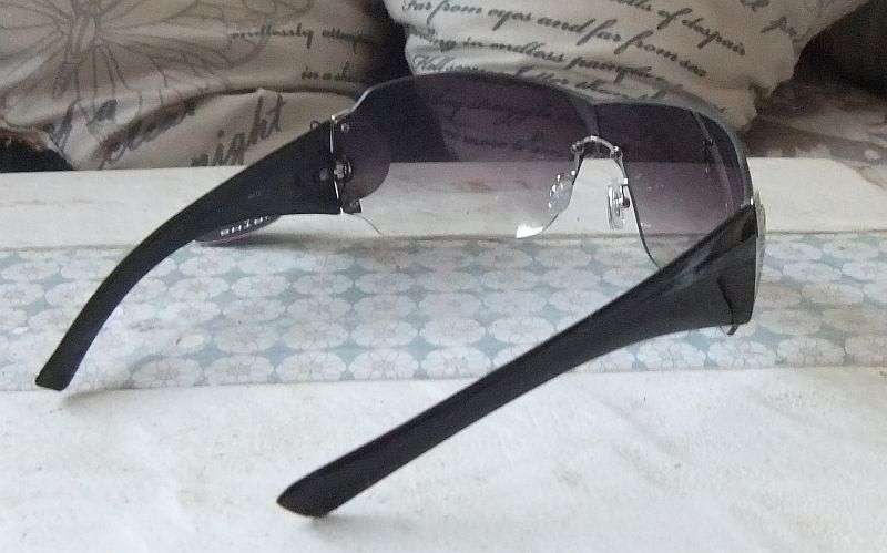 LADIES SUNGLASSES - NEW - EX TRUWORTHS / IDENTITY