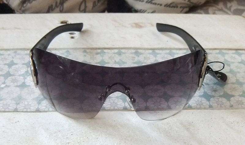 LADIES SUNGLASSES - NEW - EX TRUWORTHS / IDENTITY