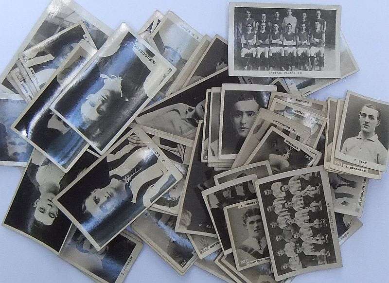 A COLLECTION OF 75 SPORTS CARDS FROM THE 1920`S....VALUE FROM 3 TO OVER 20 EUROS EACH ...BID FOR LOT