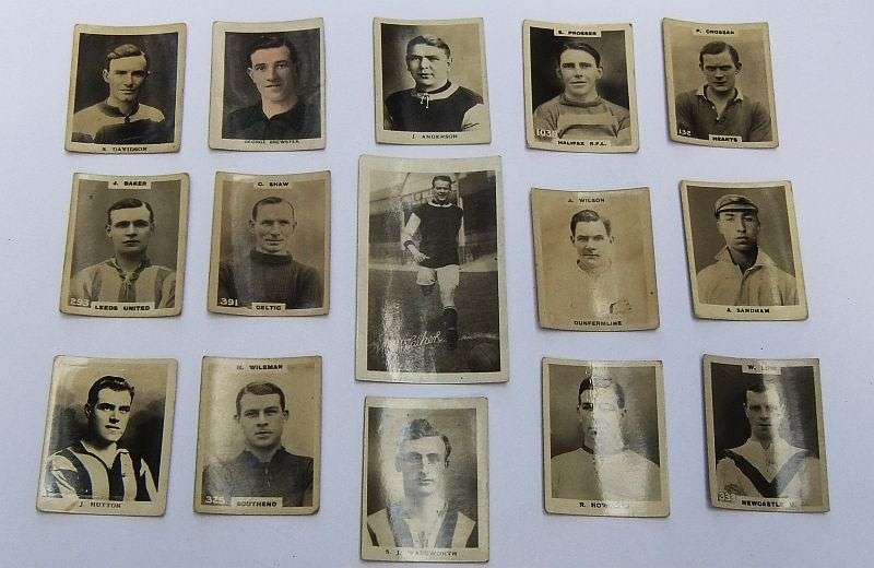A COLLECTION OF 75 SPORTS CARDS FROM THE 1920`S....VALUE FROM 3 TO OVER 20 EUROS EACH ...BID FOR LOT