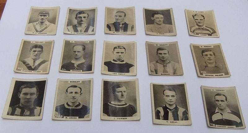A COLLECTION OF 75 SPORTS CARDS FROM THE 1920`S....VALUE FROM 3 TO OVER 20 EUROS EACH ...BID FOR LOT