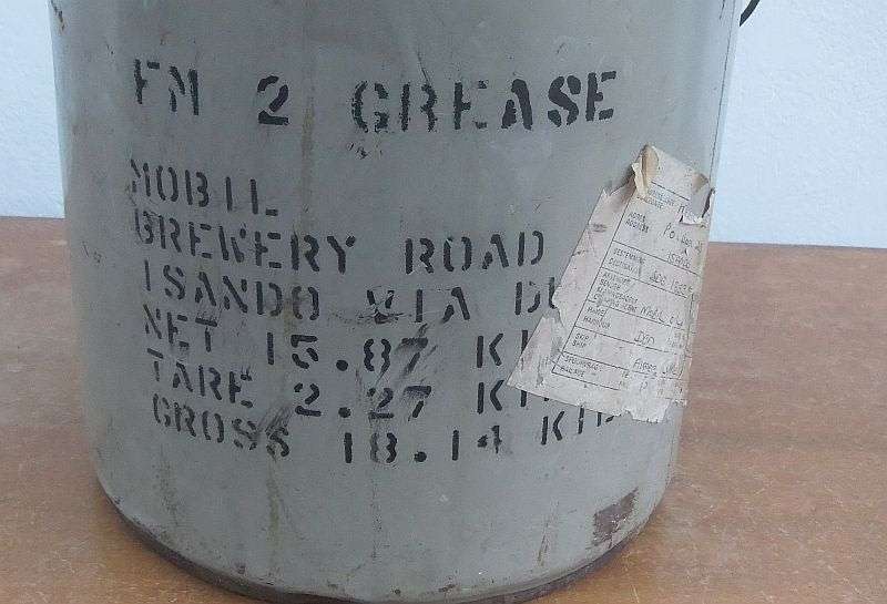 FOR THE PETROL JUNKIES !! A VINTAGE MOBIL GREASE TUB ...COOL ADVERTISING PIECE !! RARELY SEEN