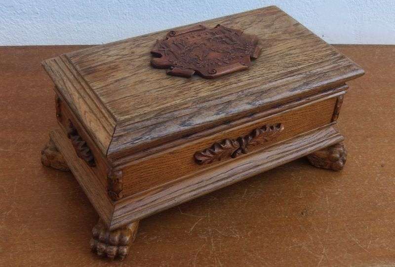 THE MOST EXQUISITE HAND MADE OAK JEWELRY BOX WITH SECRET COMPARTMENT AND MAKERS PLAQUE...RARE !!