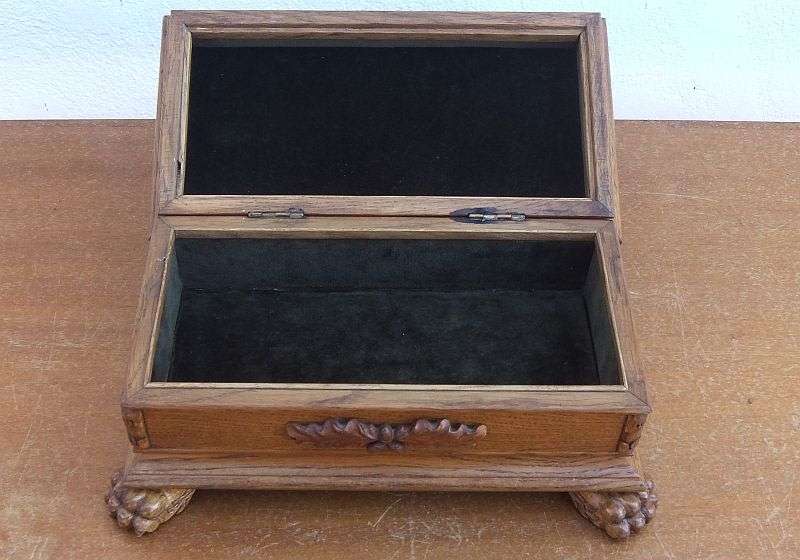 THE MOST EXQUISITE HAND MADE OAK JEWELRY BOX WITH SECRET COMPARTMENT AND MAKERS PLAQUE...RARE !!