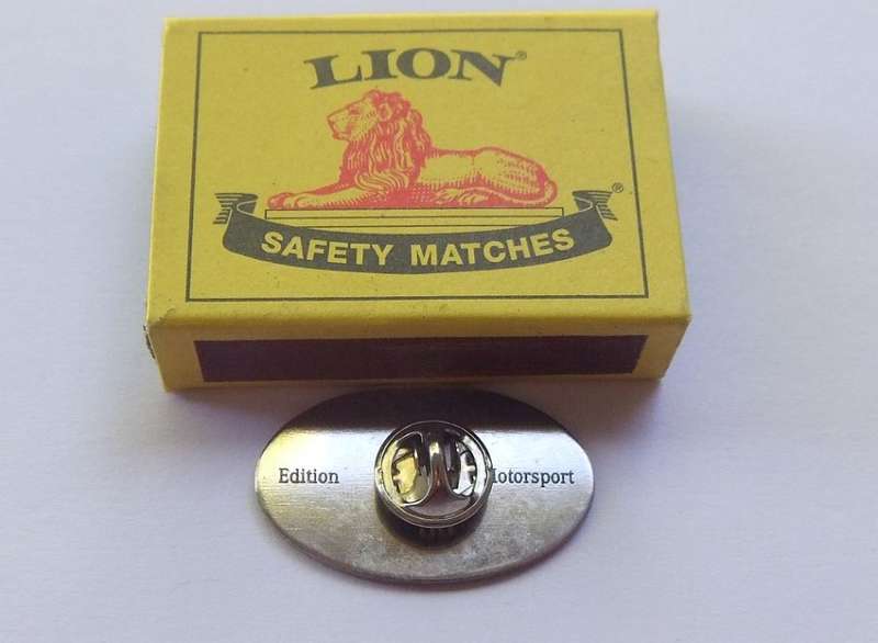 Badge / Pin - GRAND PRIX WORLD CHAMPION 1999