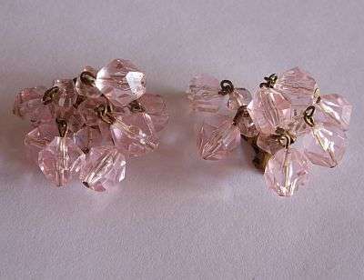VINTAGE CLIP ON EARRINGS