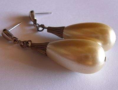 VINTAGE PIERCED EARRINGS