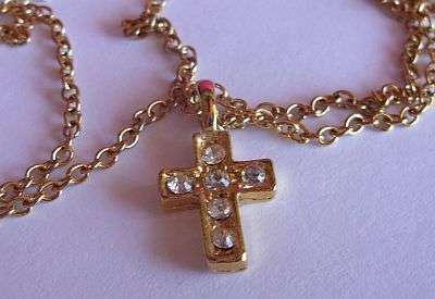RELIGIOUS ITEM - CROSS ON CHAIN