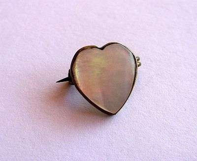 TINY MOTHER OF PEARL BROOCH / PIN