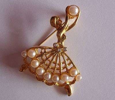 VINTAGE BROOCH