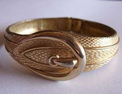 VINTAGE HINGED BANGLE