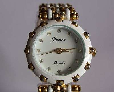GOOD LOOKING WORKING WATCH - SEE PICS