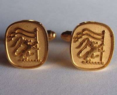 VINTAGE CUFFLINKS - LION / DRAGON AND FLAG - GOLD PLATED