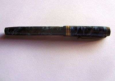 COLLECTABLE - VINTAGE CONWAY STEWART FOUNTAIN PEN - 14 CT GOLD NIB - AS IS