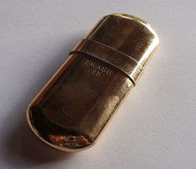 COLLECTABLE - SLIP COVER VINTAGE LIGHTER - BRASS NO 5 - NEEDS FLINT AND LIQUID