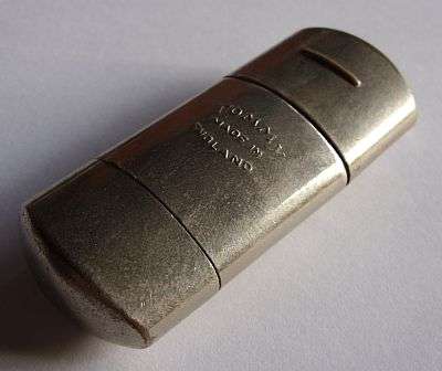 COLLECTABLE - VINTAGE LIGHTER - TOMMY ENGLAND - NEEDS LIQUID AND FLINT