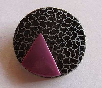VINTAGE BROOCH - MOD