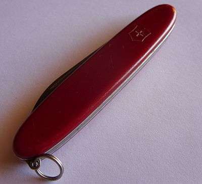 VINTAGE VICTORINOX SWISS POCKET KNIFE