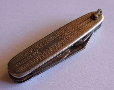 COLLECTABLE - VINTAGE MINI POCKET KNIFE BY RICHARDS