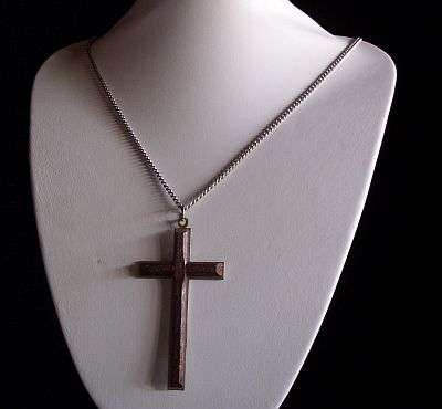 NECKLACE - CROSS WITH WOOD