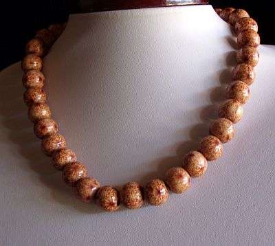 NECKLACE - BEADS