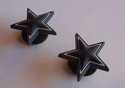 COLLECTABLE - BADGE - BUTTONHOLE - STARS - NEW OLD STOCK