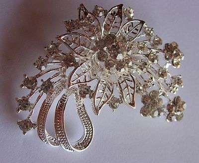 SPARKLING BROOCH - FLORAL