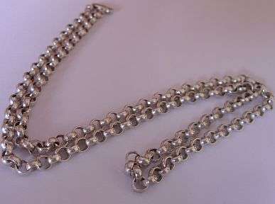 A GORGEOUS SOLID QUALITY STERLING SILVER NECKLACE - NO NEED FOR FLAIR