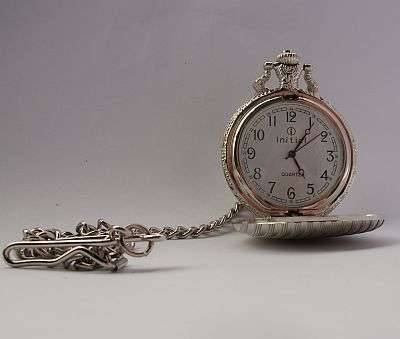 A COLLECTABLE QUARTZ POCKET WATCH - NEW AND BOXED - GREAT GIFT