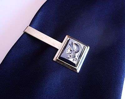 VINTAGE TIE PIN / CLIP - INTAGLIO