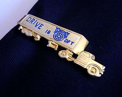 VINTAGE TIE PIN / CLIP - TRUCK