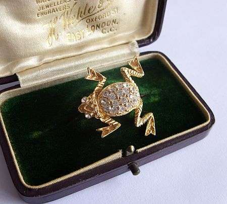VINTAGE BROOCH - RHINESTONE FROG