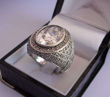 AN EXCEPTIONALLY LARGE STERLING SILVER RING FOR THE BLING QUEEN !!!!
