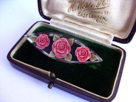 VINTAGE BROOCH - PERSPEX / RESIN - ROSES