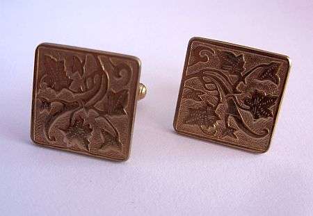 VINTAGE CUFFLINKS - SQUARES WITH VINE MOTIF