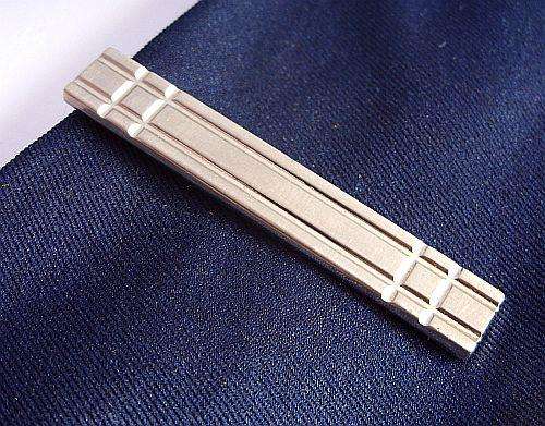 VINTAGE TIE PIN / CLIP - PATTERNED BAR