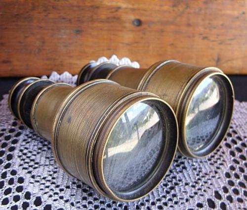 TOP ITEM ! ANTIQUE BRASS BINOCULARS