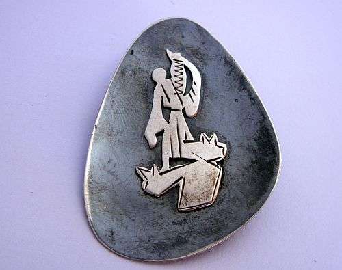 AN OUTSTANDING SOLID STERLING SILVER VINTAGE BROOCH FROM ISRAEL !!