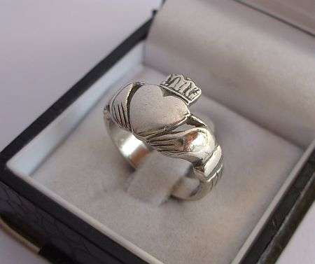 A CHARMING SOLID QUALITY STERLING SILVER RING !!! IRISH SWEETHEART RING !!! AWESOME !!!