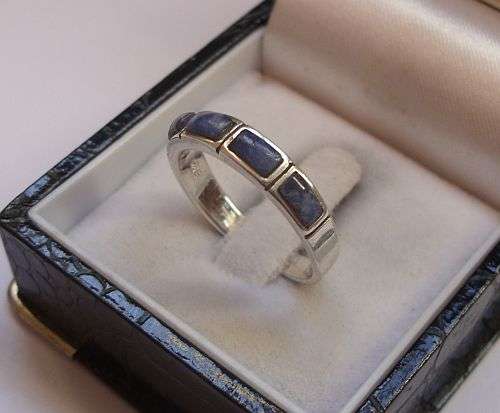 A QUALITY STERLING SILVER RING SET WITH BLUE GEMS - LOOKS LIKE SODALITE !!!