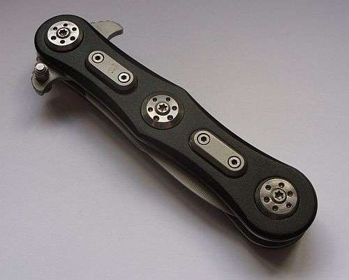 GREAT LOOKING POCKET KNIFE WITH BELT CLIP