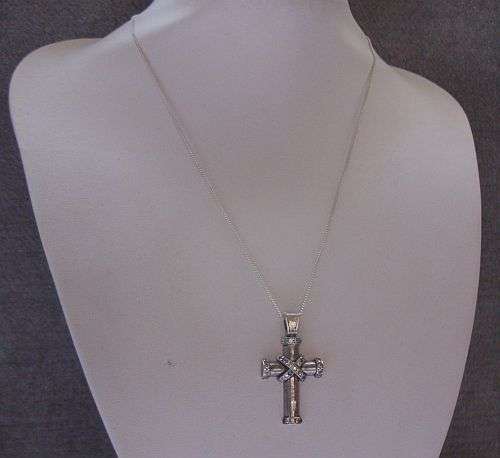A FANTASTIC STERLING SILVER NECKLACE WITH AN EYE CATCHING STERLING SILVER CROSS PENDANT !!! CZ`SSSS