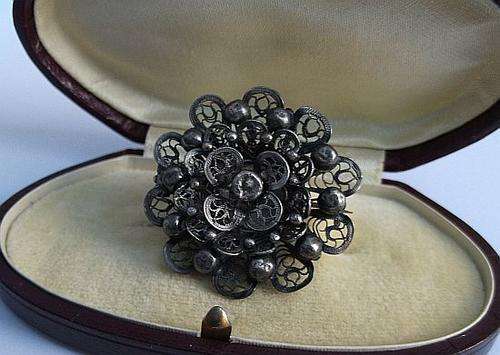 AN ANTIQUE INTRICATELY DETAILED FILIGREE BROOCH ...PRE 1900 ....AMAZING FIND !!